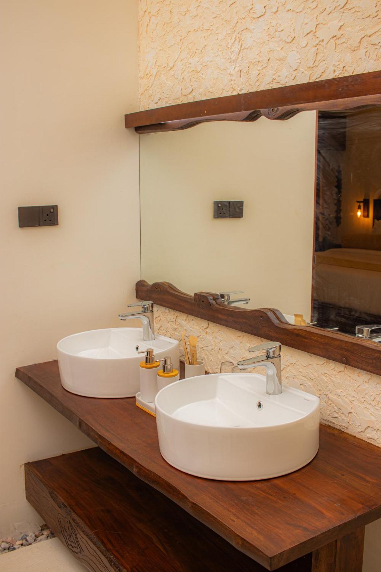 Spicepeek Boutique Hotel Cmb Airport 卡图纳耶克 外观 照片